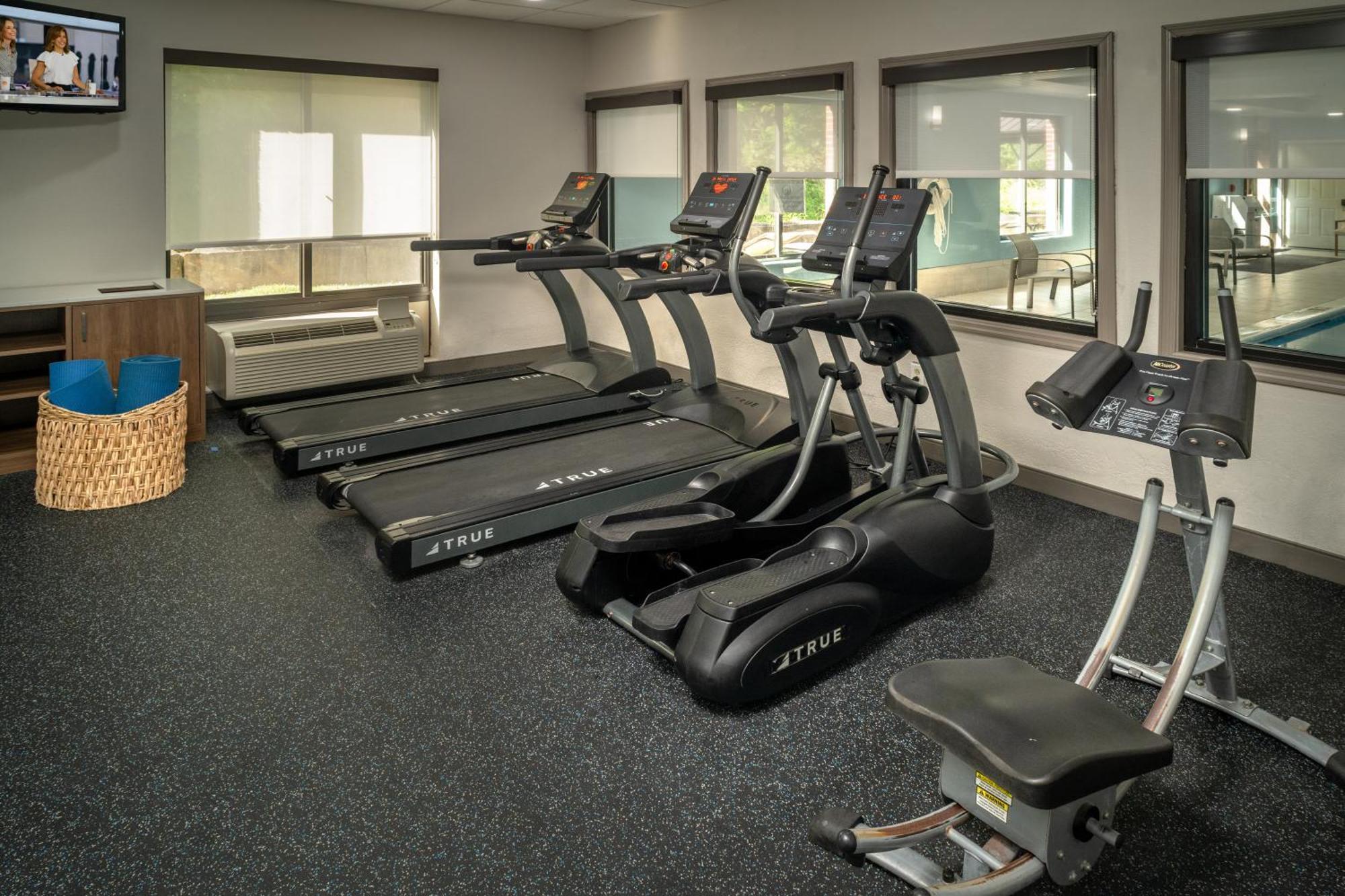 Holiday Inn Express & Suites Cross Lanes By Ihg Ngoại thất bức ảnh
